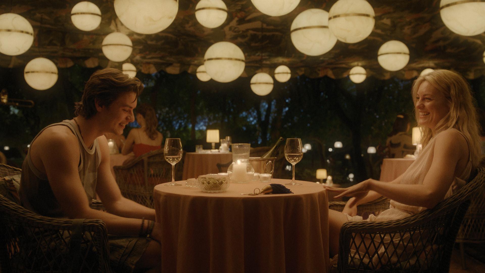Visual Mastery: How Disclaimers Cinematic Style Keeps Viewers Mesmerized